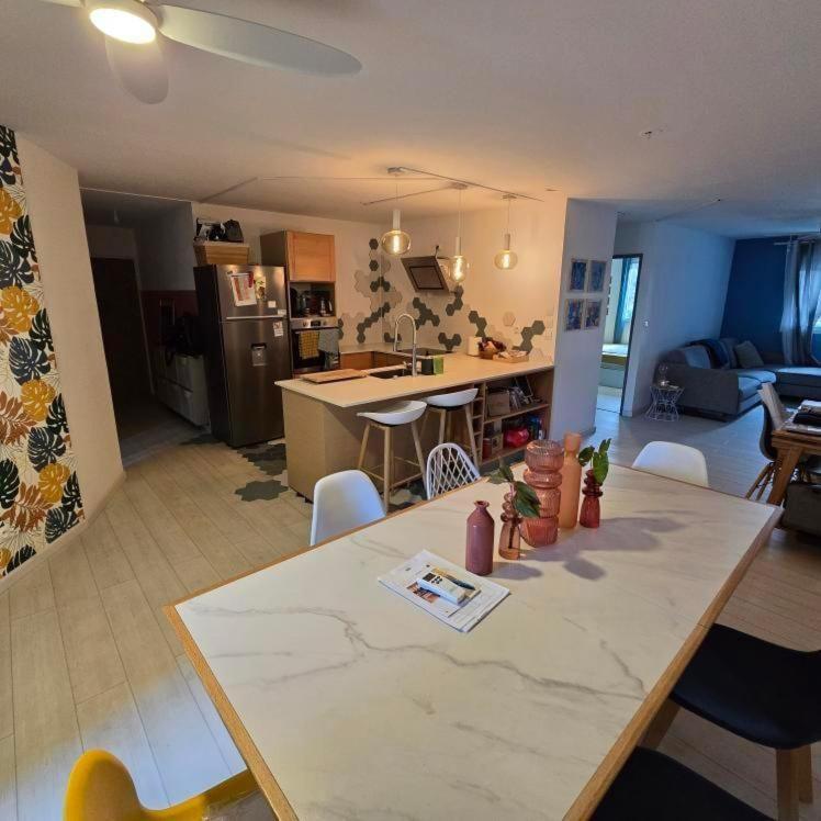 Appartamento Chambre privée cosy et moderne, vue sur montagne Saint-Denis Esterno foto